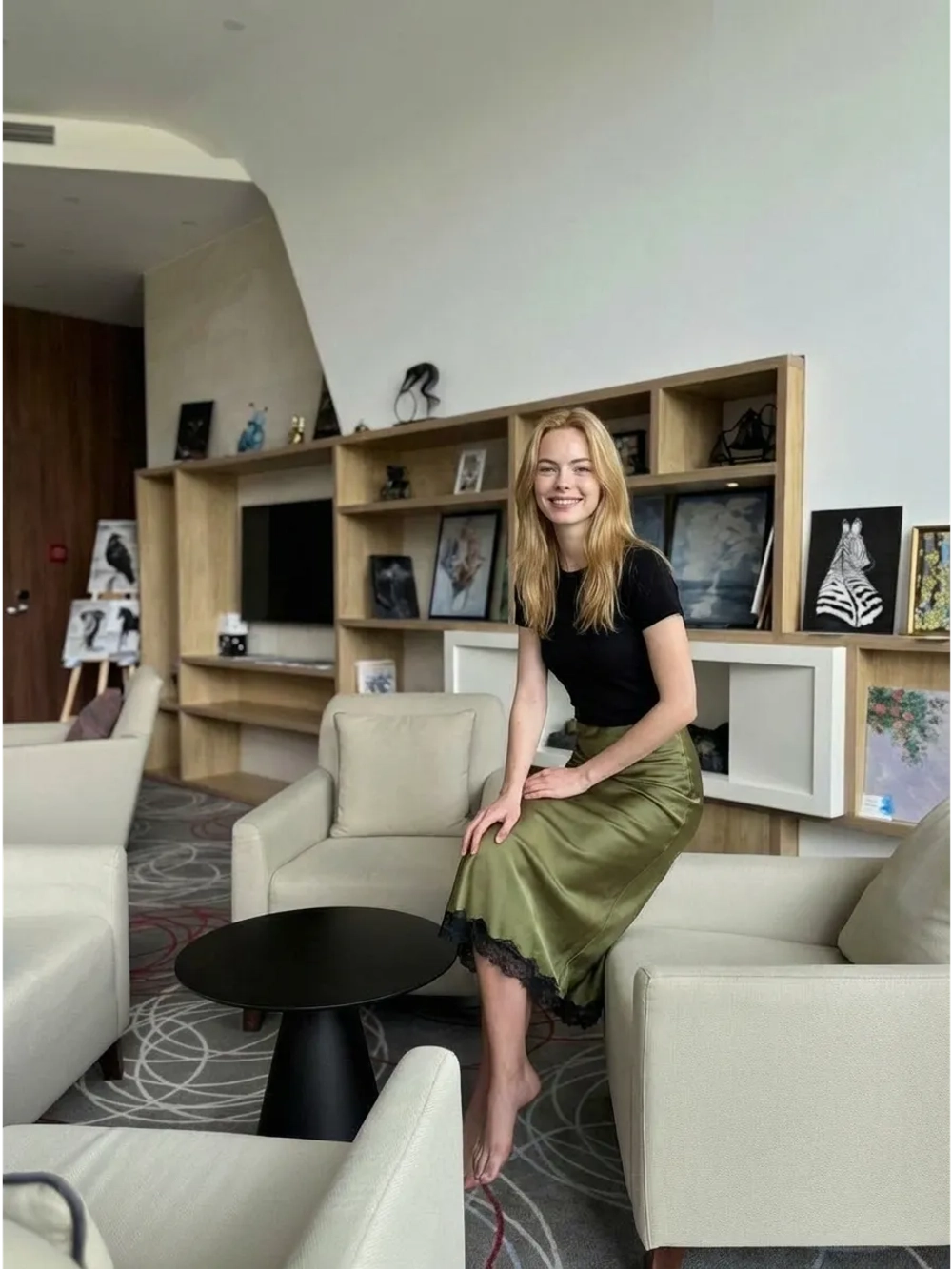 Юбка атласная с кружевом