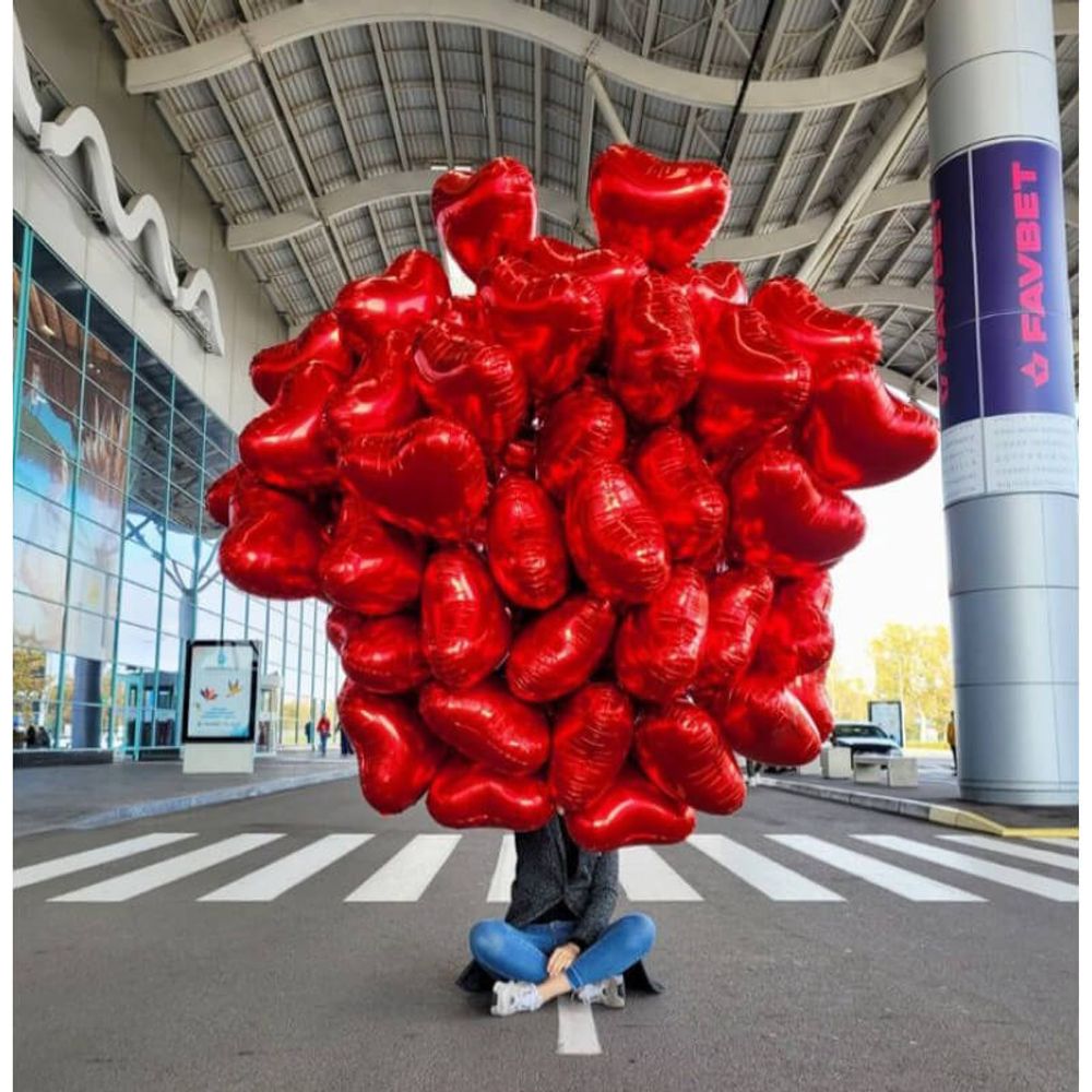 100 шаров сердец