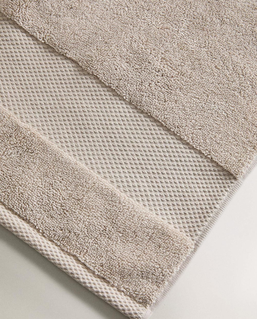 Zara Home - Очень мягкое банное полотенце (800 гхм2), бежевый, 90х150 см