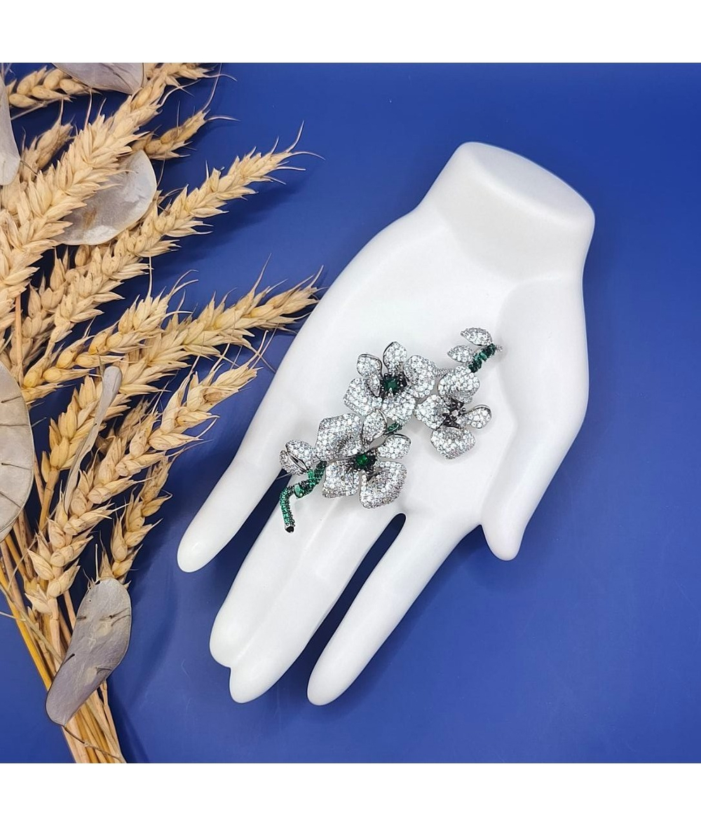 Брошь "Веточка Орхидеи"из меди и кубического циркония.