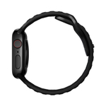 Спортивный ремешок Nomad Sport Band для Apple Watch 38, 40, 41 и 42 мм Водостойкий ремешок из фторэластомера с алюминиевой застёжкой pin-and-tuck. На запястье обхватом 135–175 мм