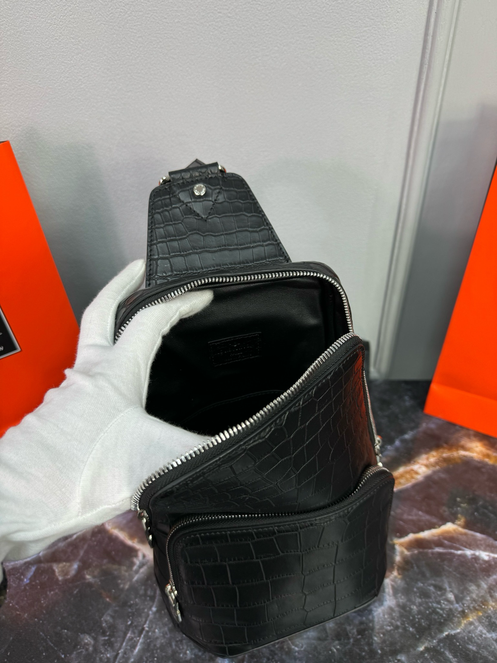 Сумка слинг Louis Vuitton