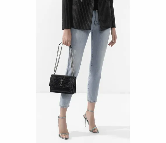 Сумка Saint Laurent Sunset Medium с тиснением под крокодила черный
