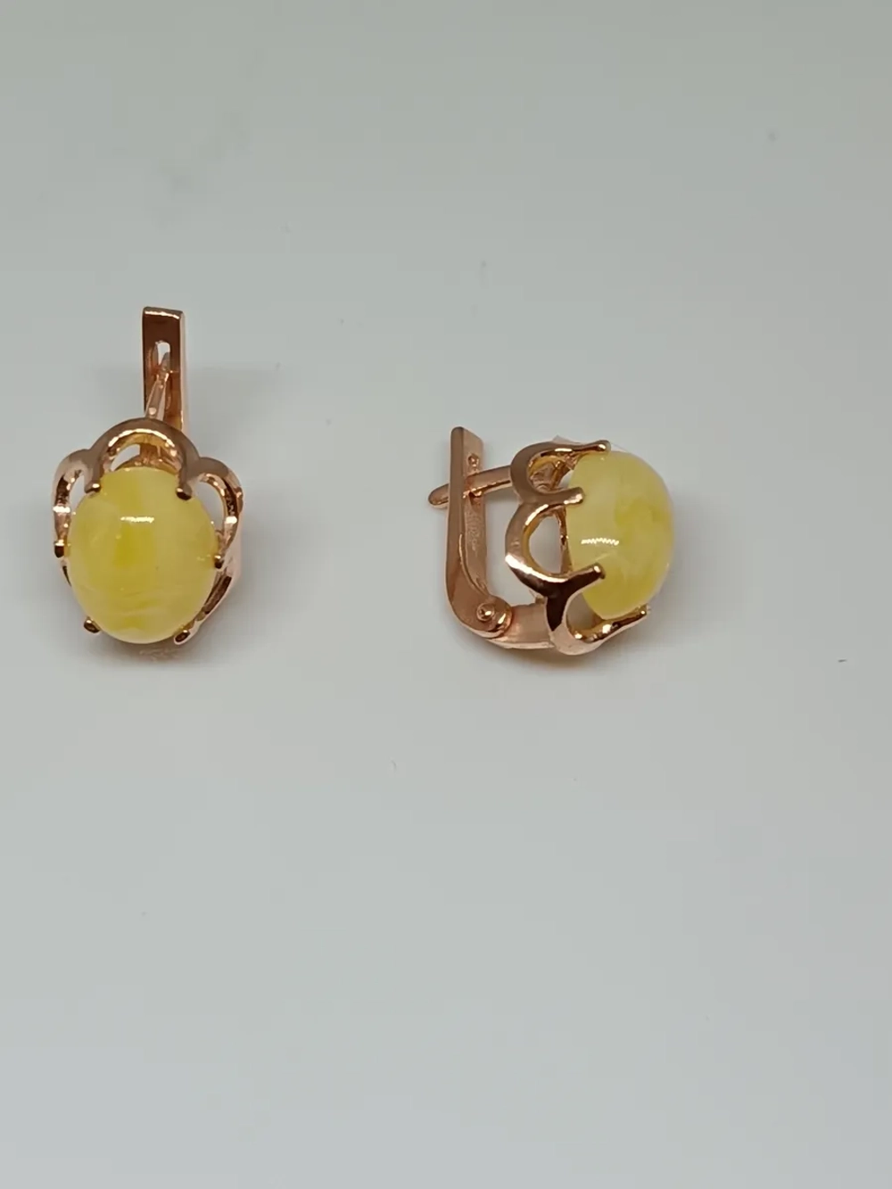 Серьги бижутерные с янтарем