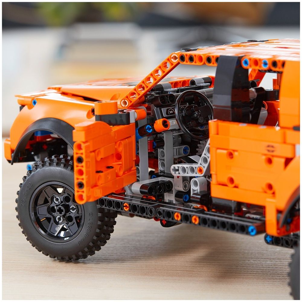 Конструктор LEGO Technic 42126 Ford F-150 Raptor
