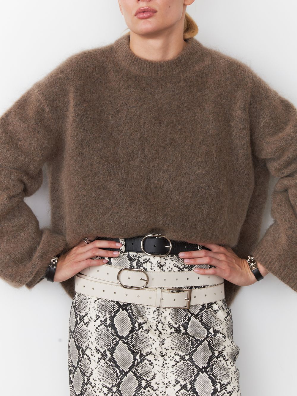 БАЗОВЫЙ РЕМЕНЬ С ОВАЛЬНОЙ ПРЯЖКОЙ BLACK