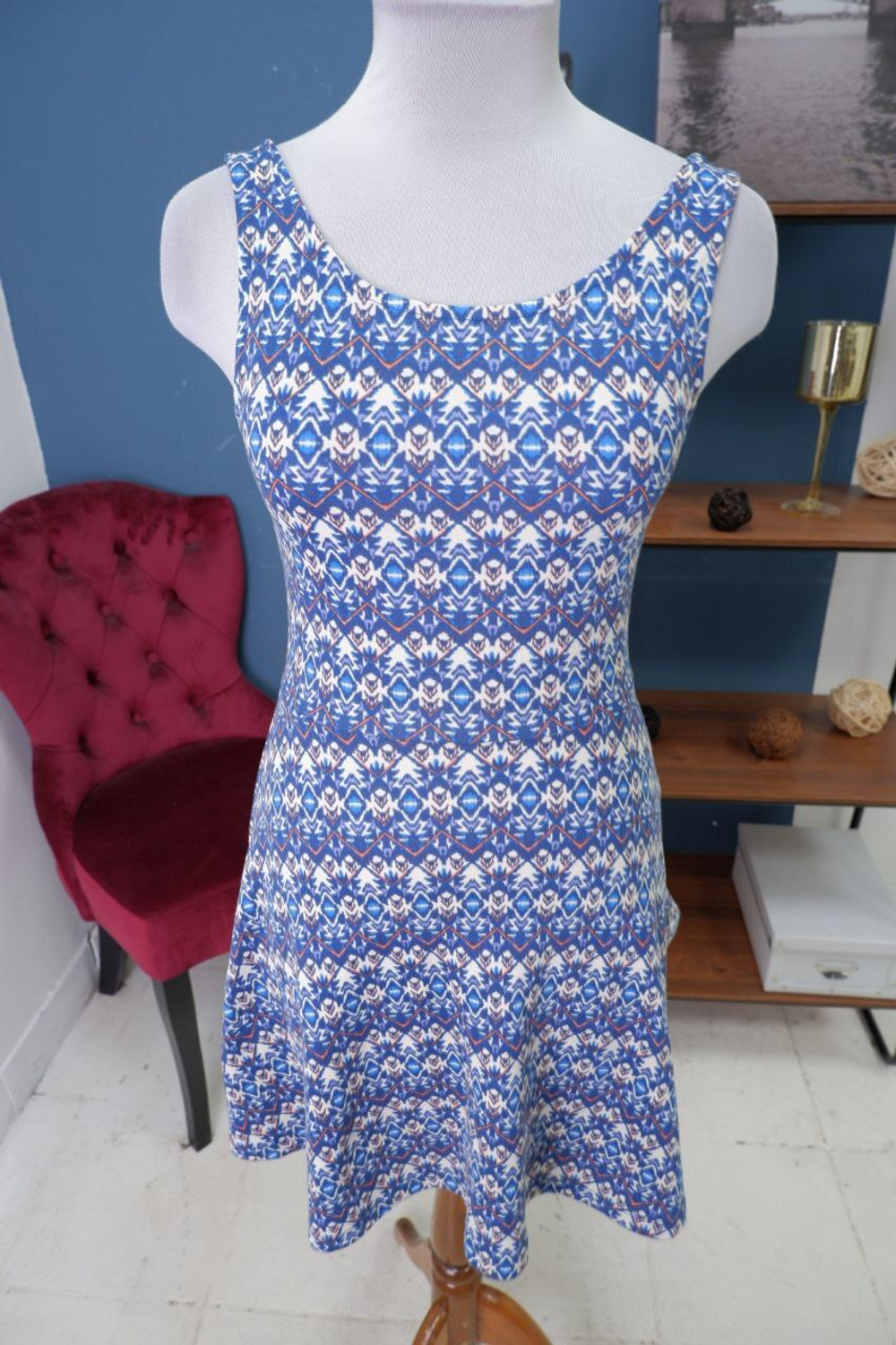 Платье H&M с принтом 40 размер