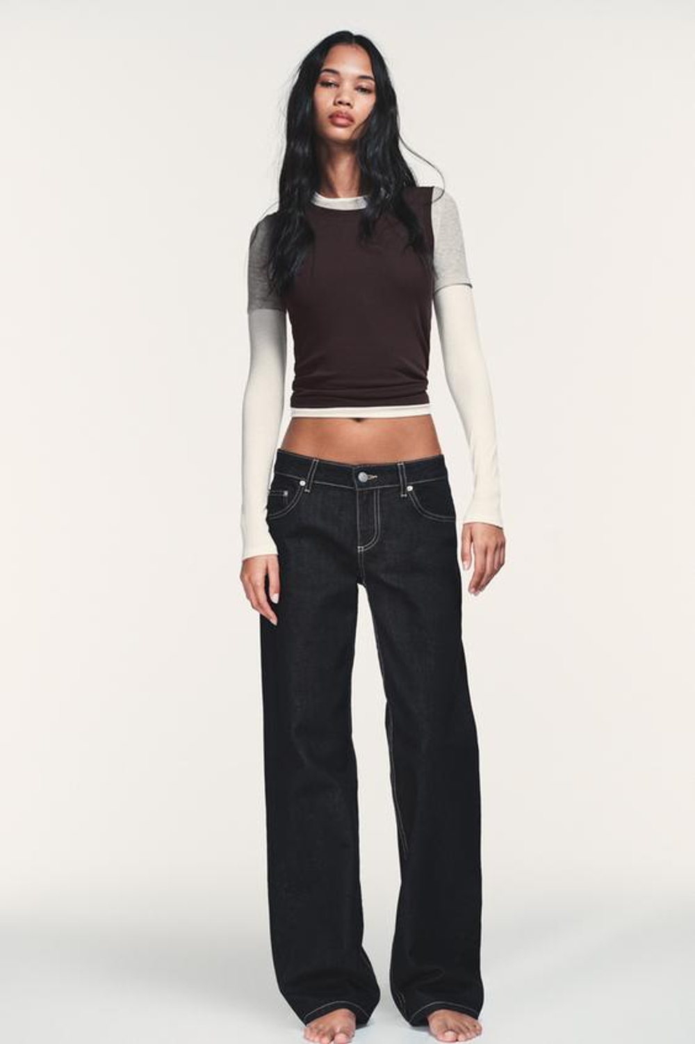 Джинсы TRF с низкой талией и широкими брючинами - ZARA