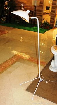 replica  Serge Mouille floor lamp ( white )