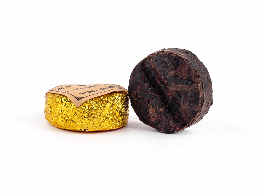 59175 Чай прессованный черный "Пуэр Шу Золотая монетка" (сяо то)