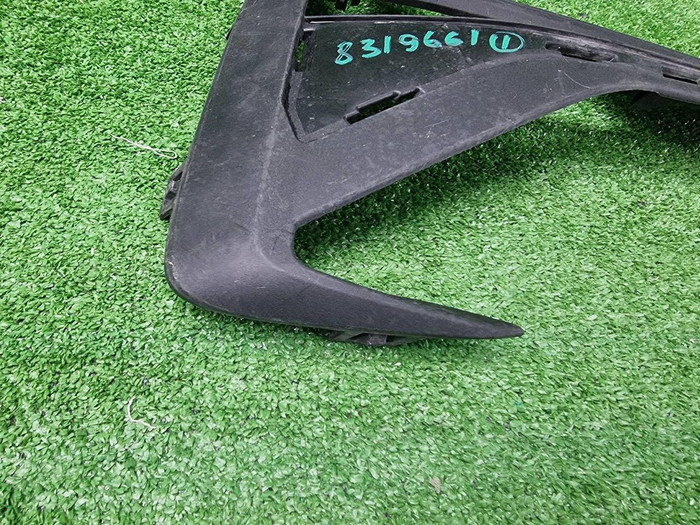 Накладка ПТФ левая BMW X1 F48 (2019-2022)