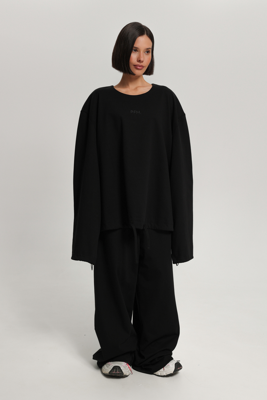 Свитшот с накладными подплечниками