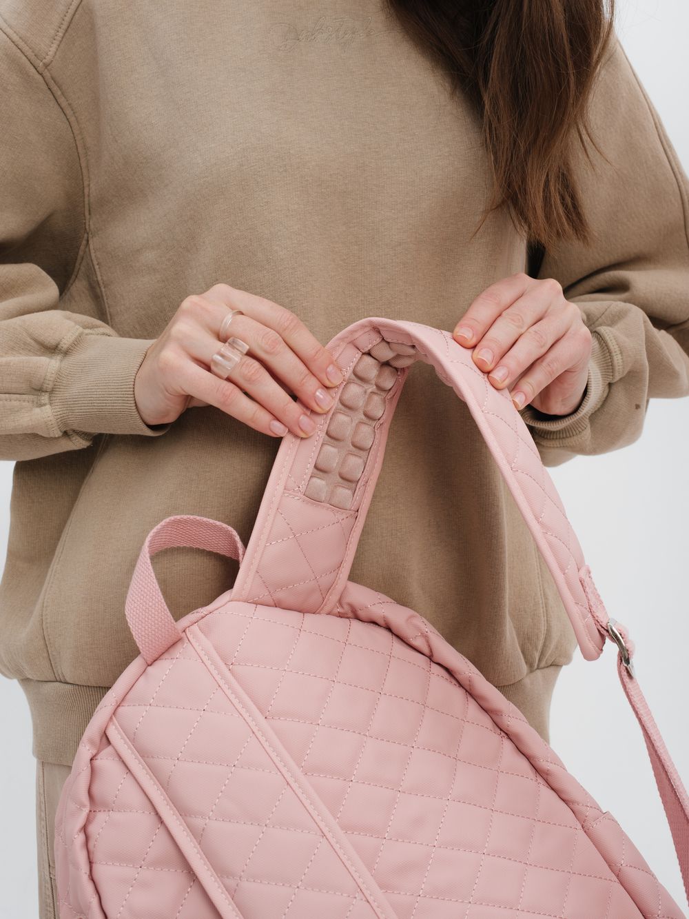 Рюкзак с отделением для ноутбука до 15,6" и USB-портом для зарядки (Стеганый розовый)