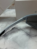 Солнцезащитные очки Prada