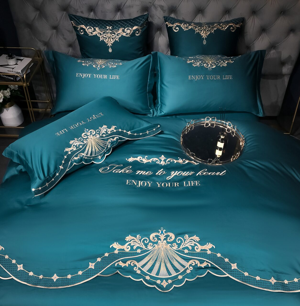 Постельное белье Сатин Гладкокрашеный Вышивка Делюкс на резинке DHCR003