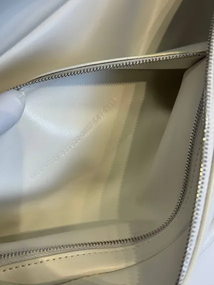 Сумка Balenciaga Carrie