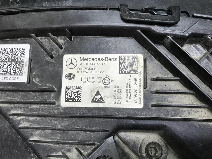 Фара правая Mercedes E W213 (2020-2023) LED