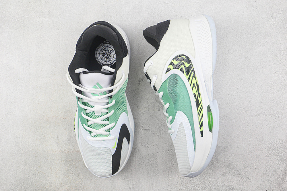 Nike zoom dragon ball top