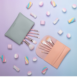 Notino Pastel Collection Brush set with pouch - дорожный набор кистей с косметикой /   / GTIN 2800013562353