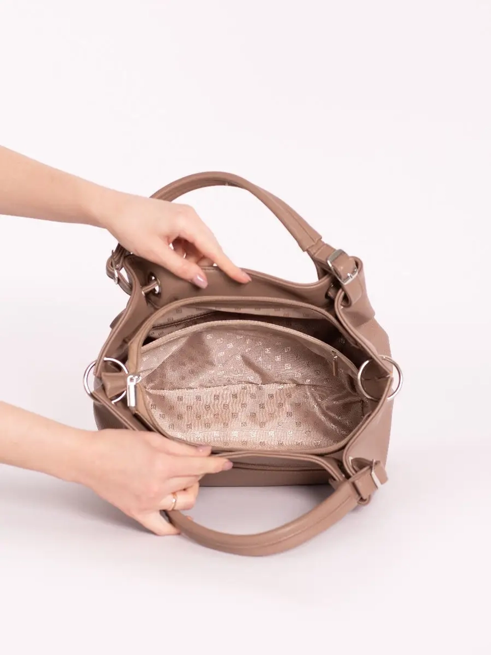 Сумка женская шоппер через плечо на ремне из экокожи большая повседневная для женщины и мамы