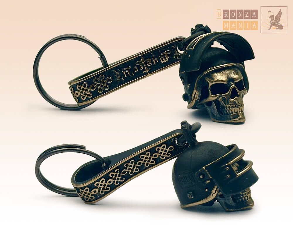 брелок Череп в шлеме сфера