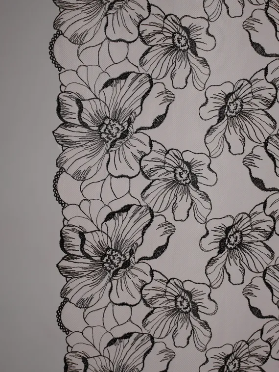 05-172 Вышивка на неэл. сетке 25 см, бежевый/черный 170