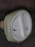 Статуэтка. Фарфор. Малыш с таксой на подушке. Capodimonte. Италия