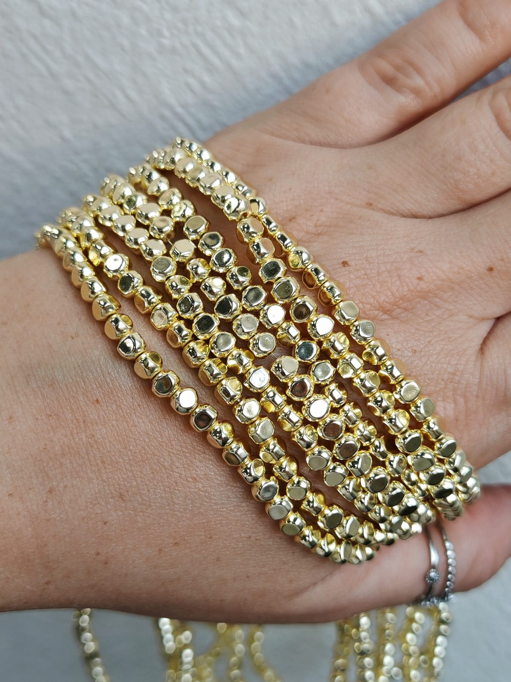 гтро4-з Гематит синт треугольник округлый 4мм, золото, 19см