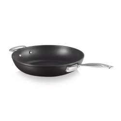 Le Creuset - Сковорода PRO с антипригарным покрытием 30см. / артикул   51101300010202  / GTIN 630870273022