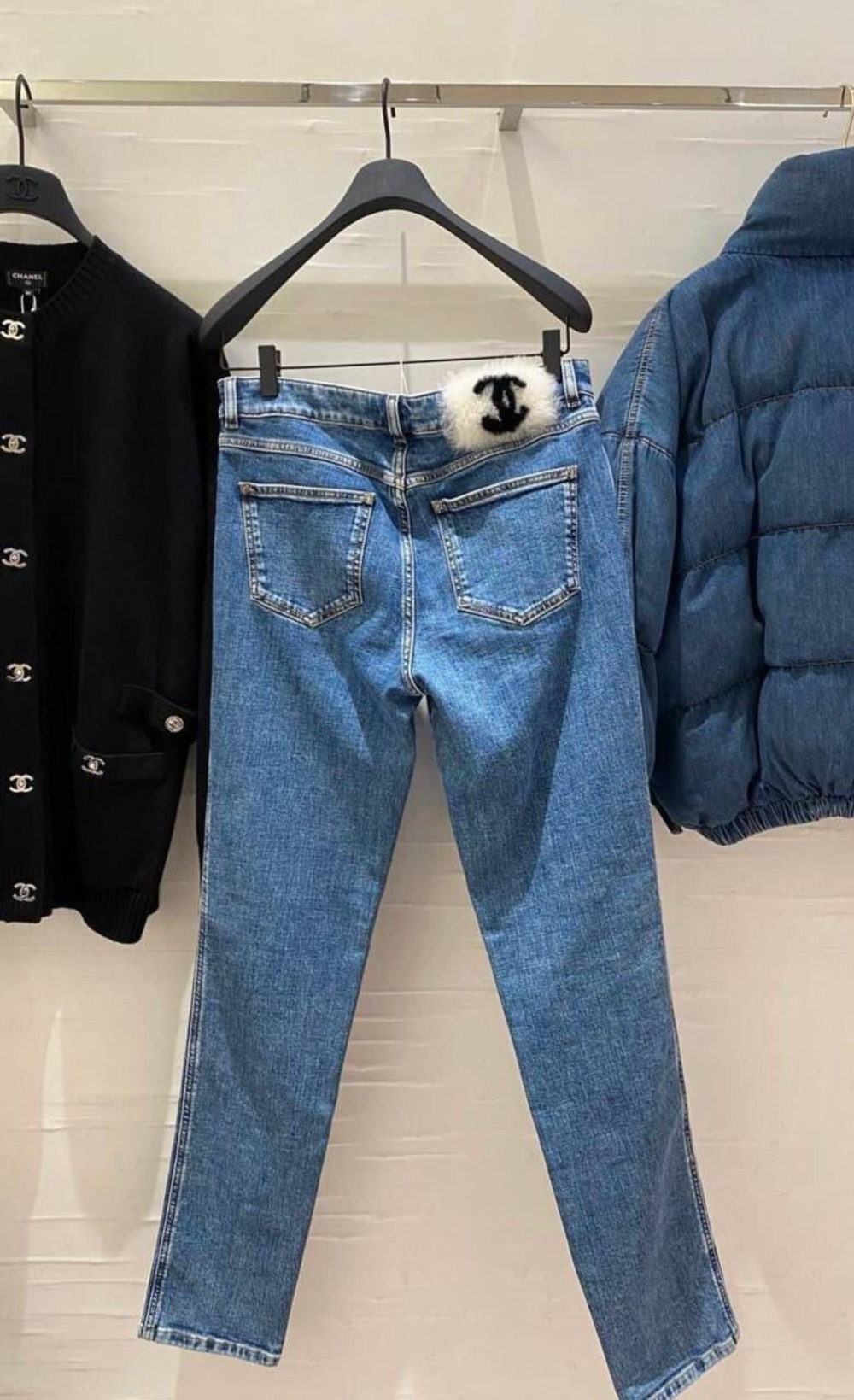 Джинсы CHANEL