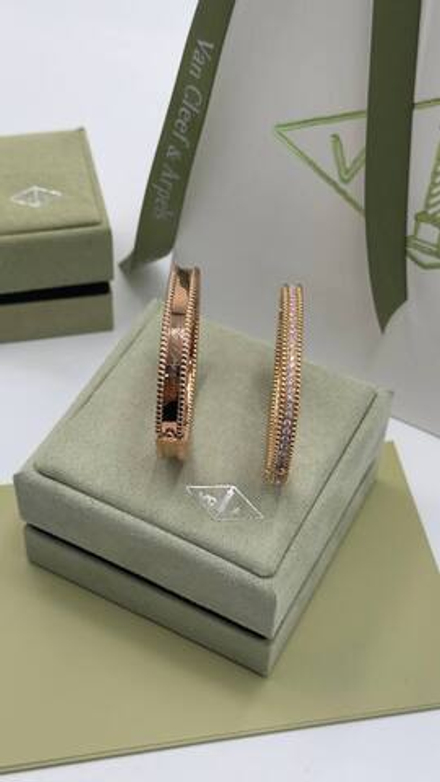 Браслет Van Cleef & Arpels с камнями