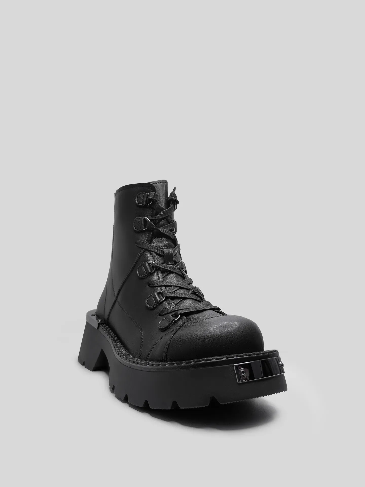 Ботинки Egga QXP523-1 на молнии сзади и шнуровкой спереди с металлическими вставками купить