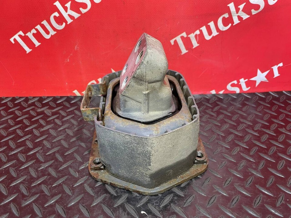 Подушка двигателя задняя