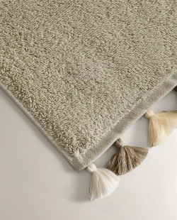 ZARA HOME БАННОЕ ПОЛОТЕНЦЕ С КИСТОЧКАМИ, ЗЕЛЕНЫЙ