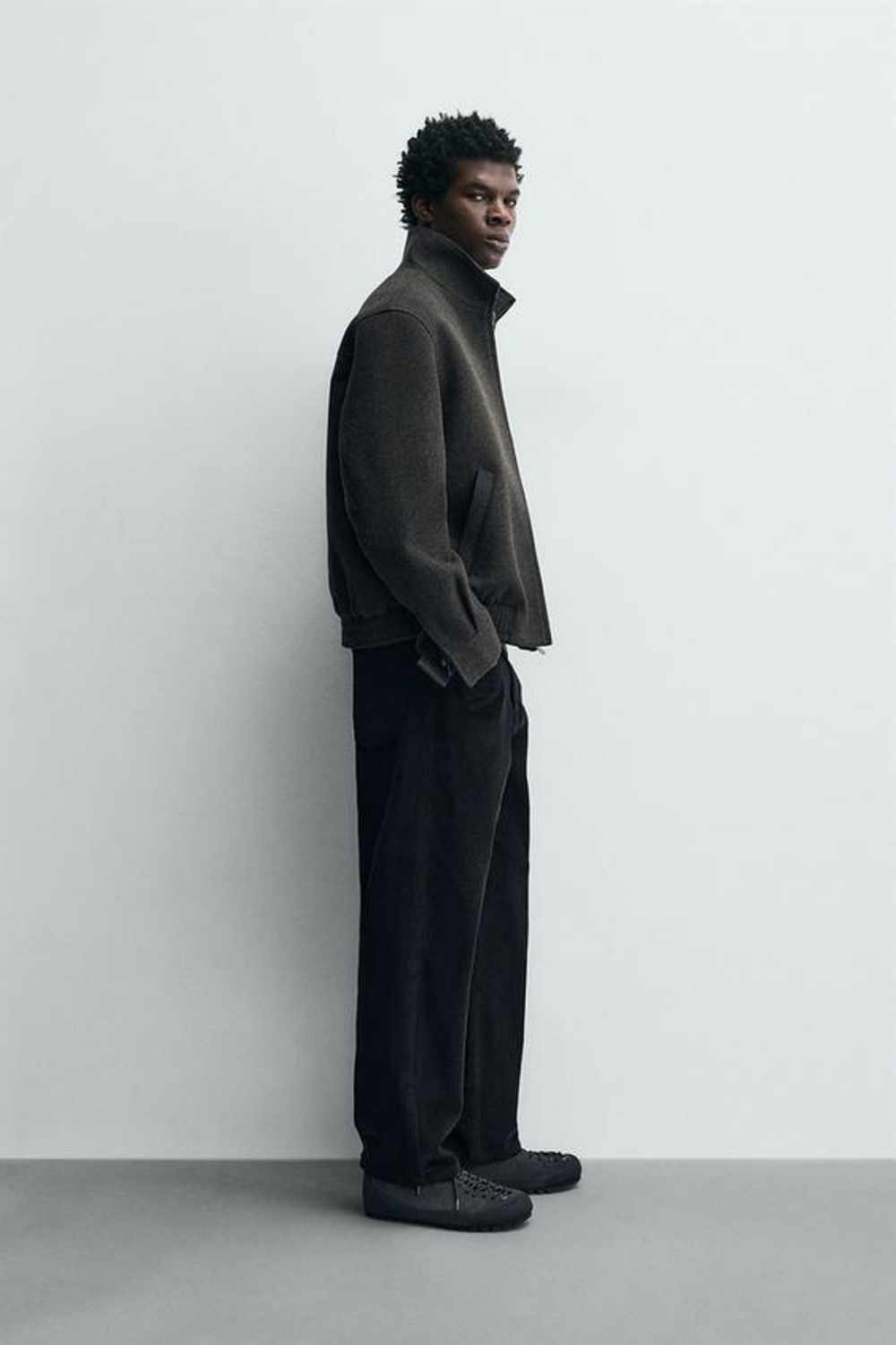 ZARA БРЮКИ STRAIGHT FIT ИЗ ВЕЛЬВЕТА, СЕРО-СИНИЙ