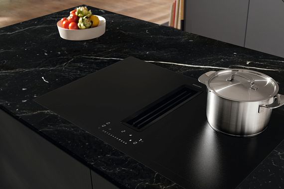 Индукционная стеклокерамич. панель с вытяжкой Miele KMDA7876FL-U 125 Gala Ed