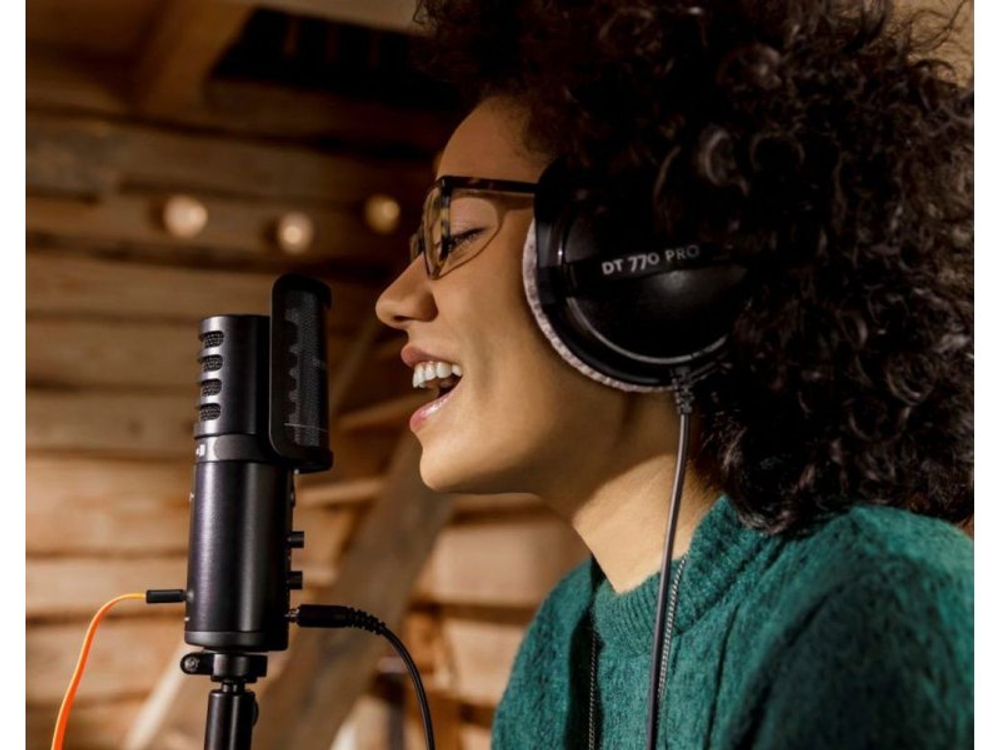 Наушники Beyerdynamic DT 770 Pro 250 Ohm черный
