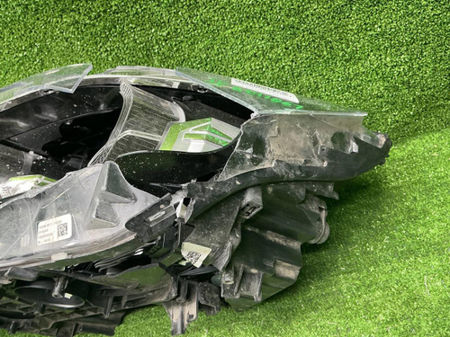 Битая Фара левая BMW 5er G30 (17-20) Adaptive LED