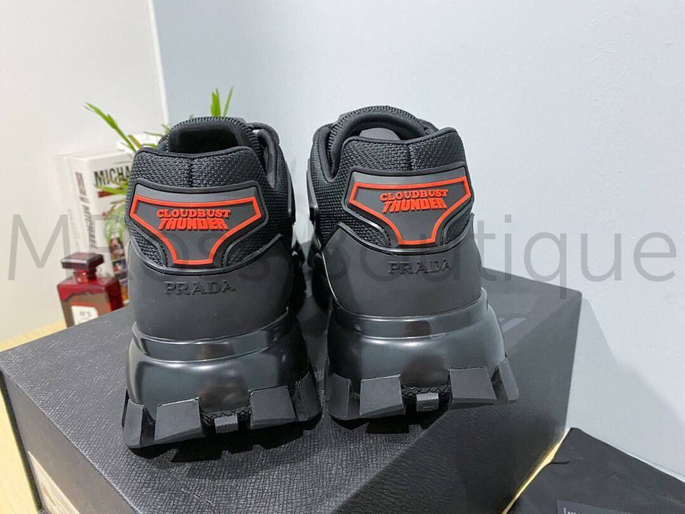 Женские кроссовки Prada Cloudbust Thunder черного цвета на высокой подошве