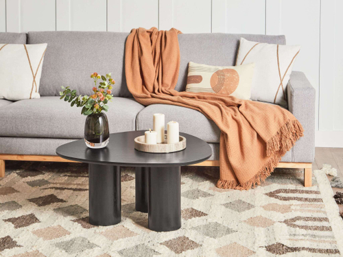 Журнальный столик из дуба с треугольной столешницей - RONO