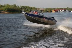 Алюминиевая моторная лодка RusBoat 47