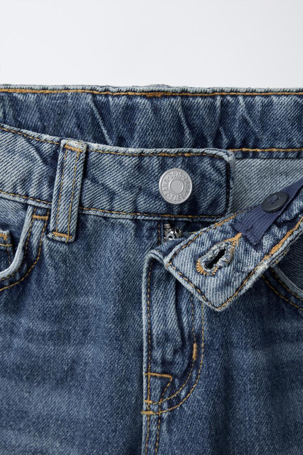 ZARA ДЖИНСЫ ПРЯМОГО КРОЯ, ВЫЦВЕТШИЙ СИНИЙ