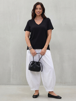 Футболка базовая черная V вырез