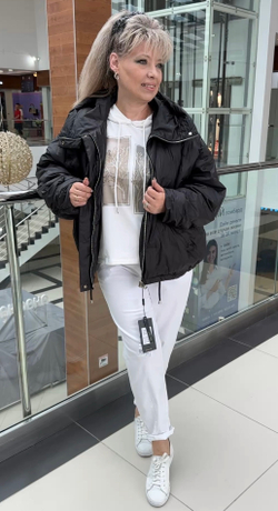 Черная курточка в стиле Овер сайз