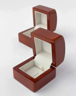 Деревянный футляр «Брюс» 64x64x58 мм под кольцо.