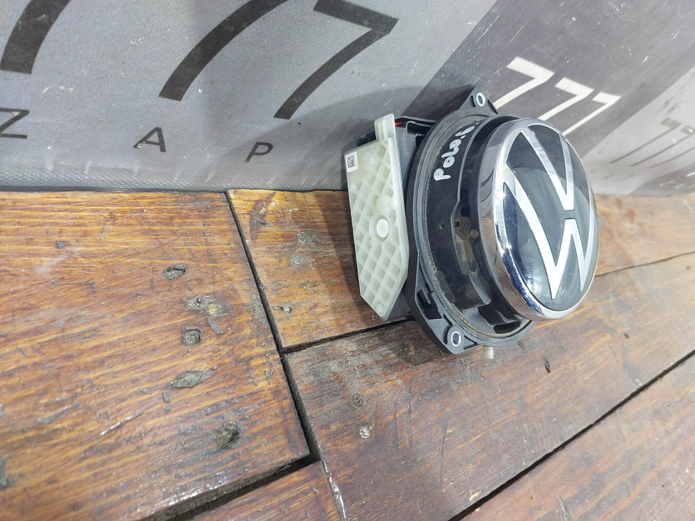 Кнопка открывания багажника c камерой Volkswagen Polo 6 20-нв Б/У Оригинал 6N5827469D