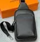 Сумка-слинг Louis Vuitton Avenue NM кожа Taiga Black