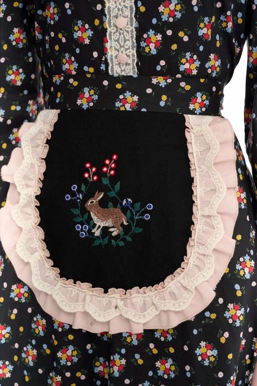 Фартук с кроликом черный