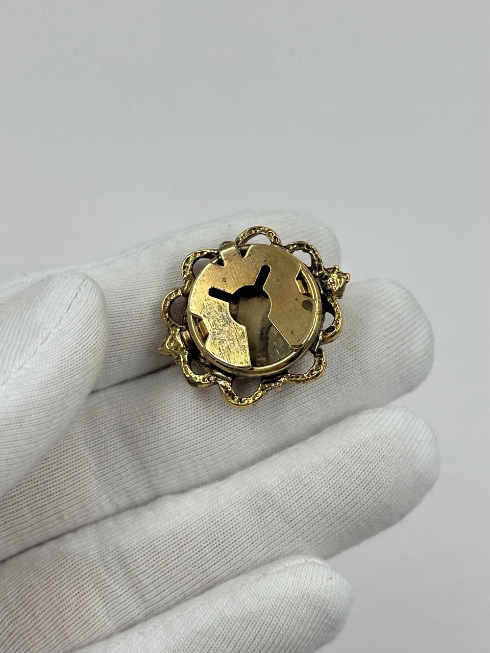 Накладка на пуговицу с «жемчугом»