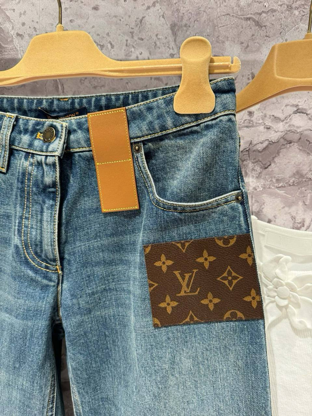 Джинсы Louis Vuitton
